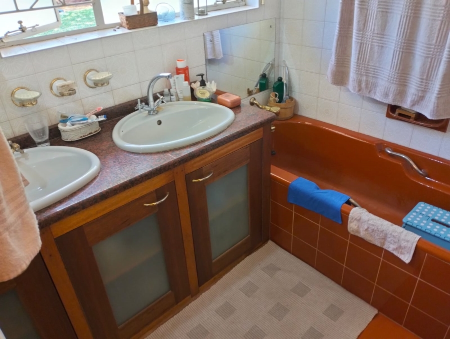 4 Bedroom Property for Sale in Flamwood North West